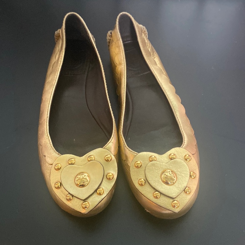 Tory Burch Gold Heart Leather Flats sz 6
